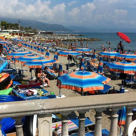 Hotel Pescetto Альбенга Экстерьер фото