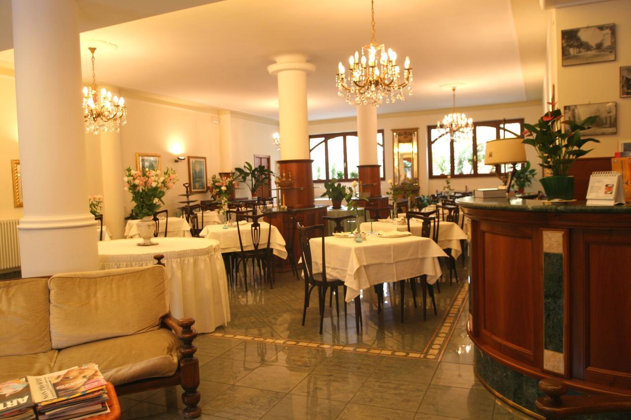 Hotel Pescetto Альбенга Экстерьер фото