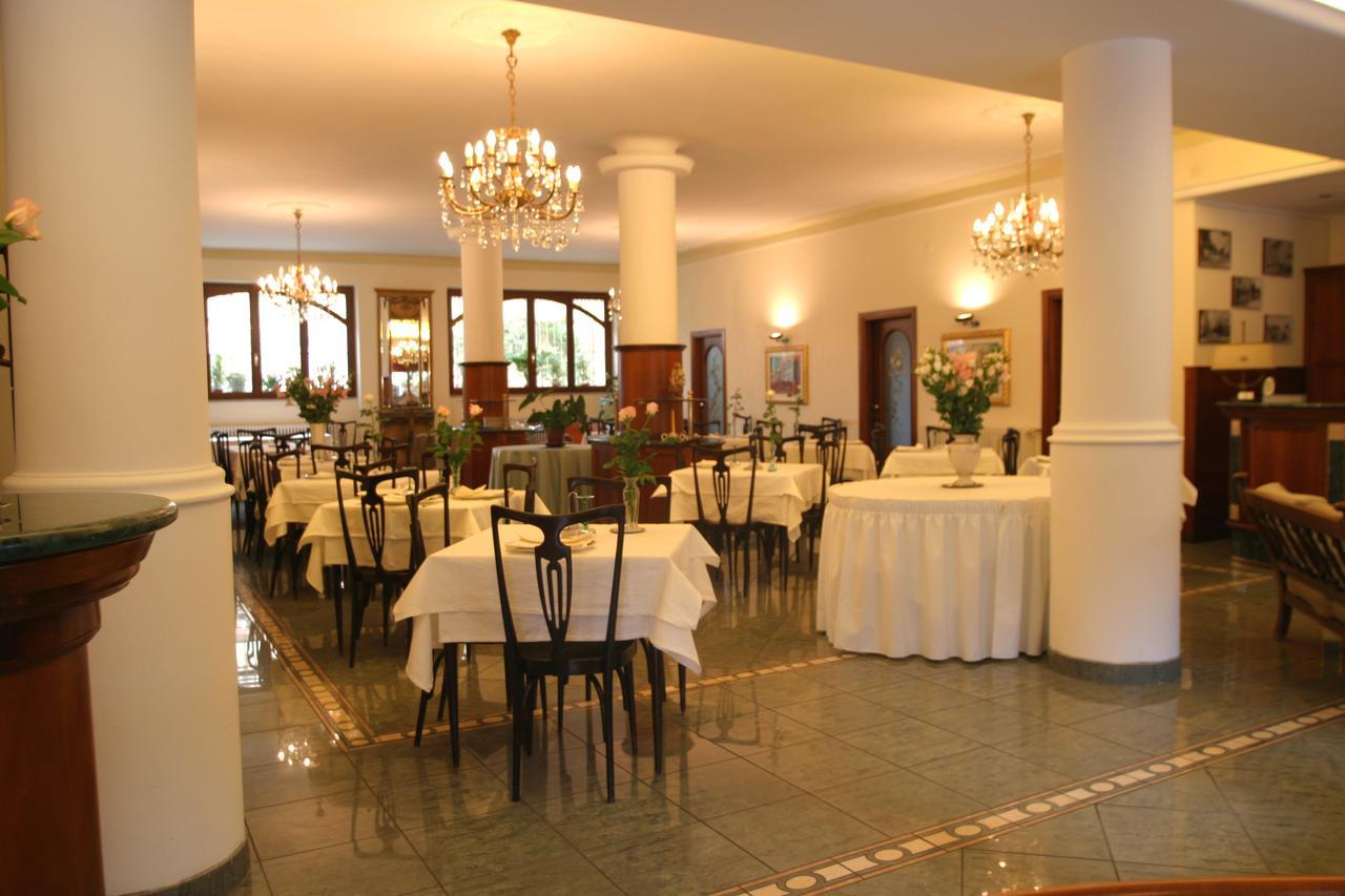 Hotel Pescetto Альбенга Экстерьер фото