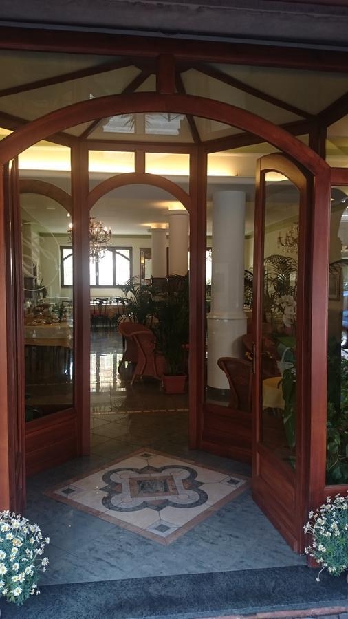 Hotel Pescetto Альбенга Экстерьер фото
