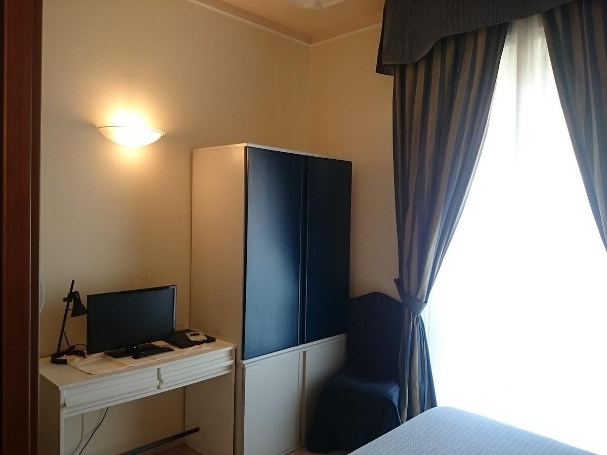 Hotel Pescetto Альбенга Экстерьер фото
