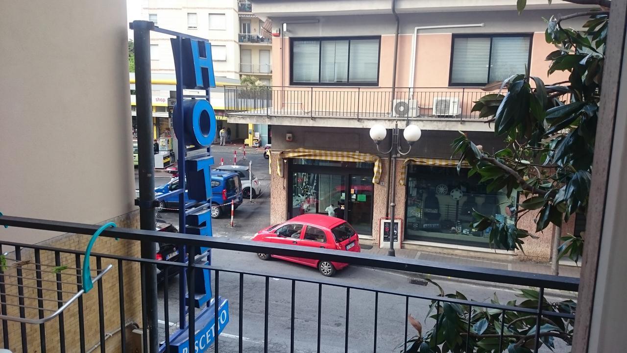 Hotel Pescetto Альбенга Экстерьер фото