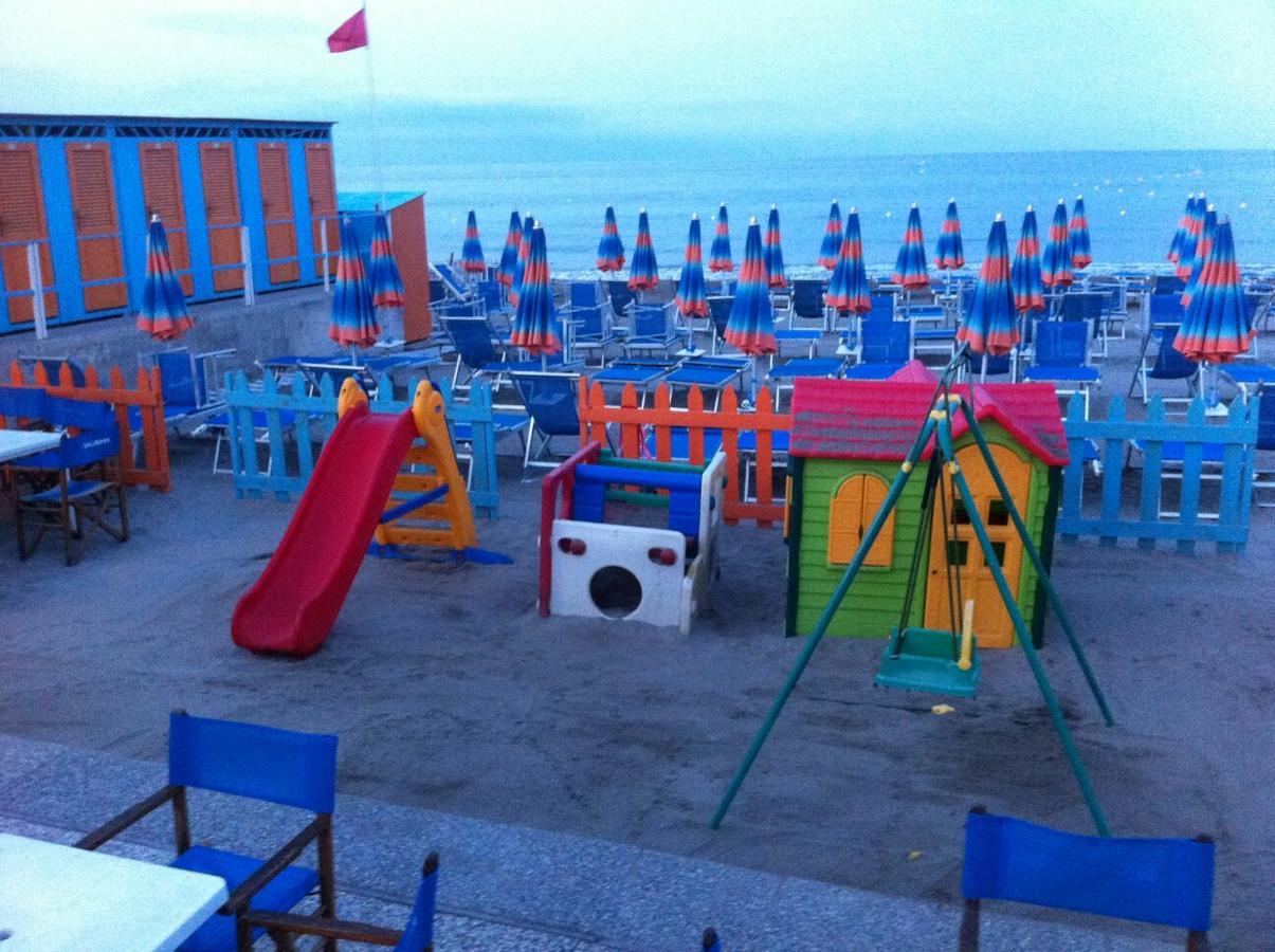 Hotel Pescetto Альбенга Экстерьер фото